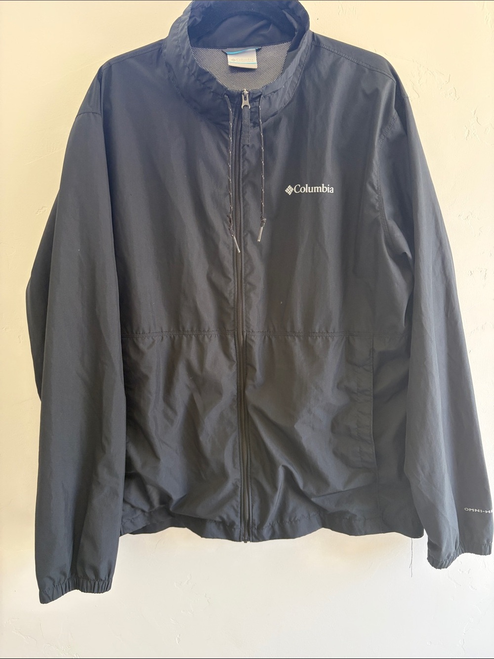 Columbia Black Packable Hooded Windbreaker